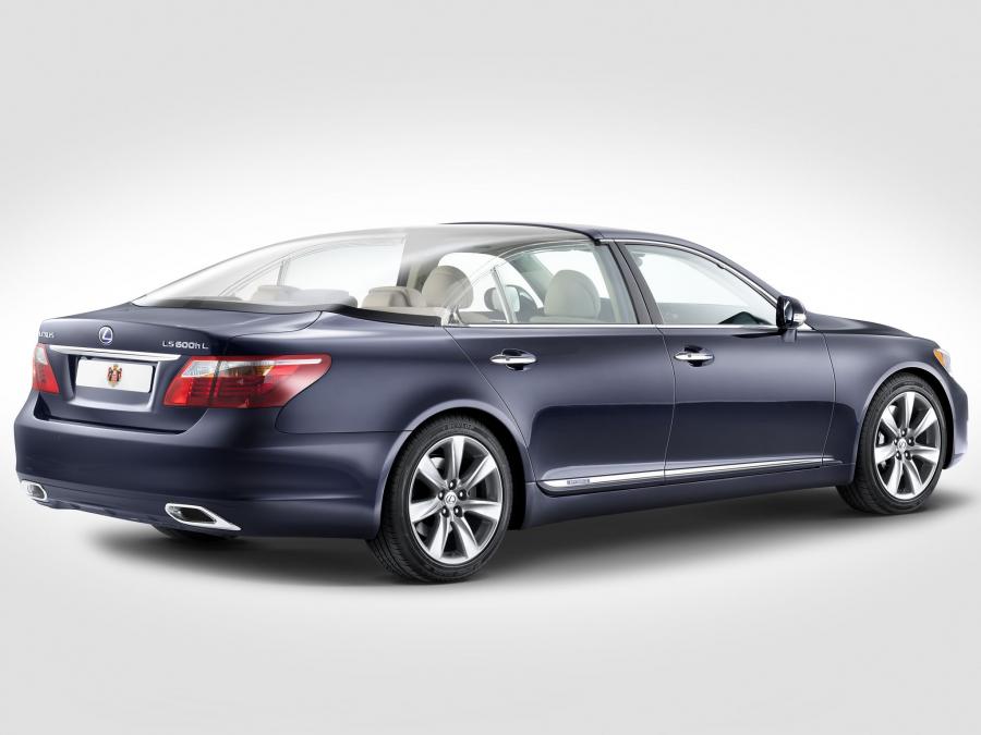  Lexus LS600h L Landaulet by Carat Duchatelet 2011 года  (фото 10 из 11)